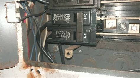 electric box making crackling noise|why is my breaker buzzing.